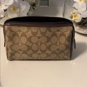 Coach makeup organizer